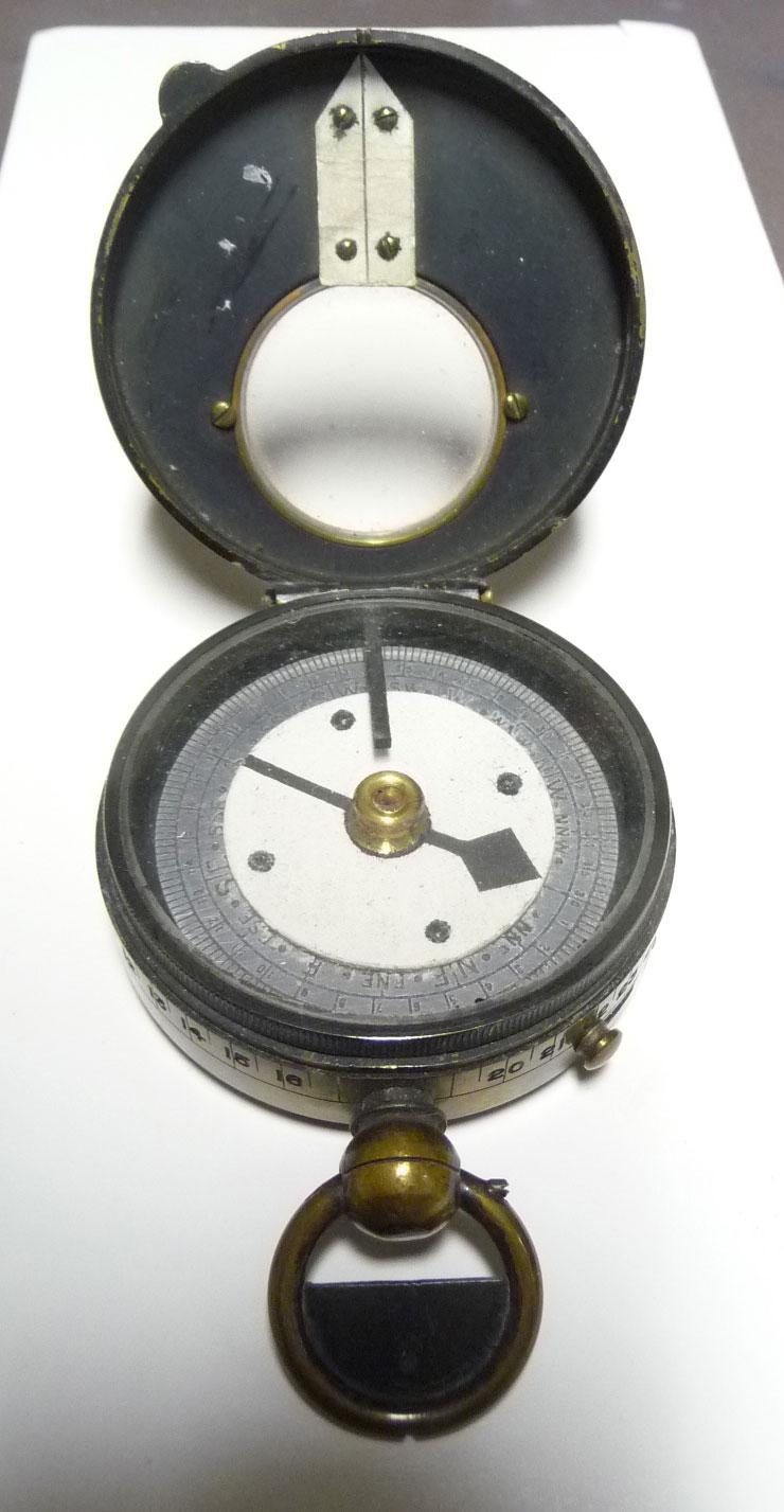 BRITISH WW1  OFFICER'S COMPASS - ROYAL SCOTS